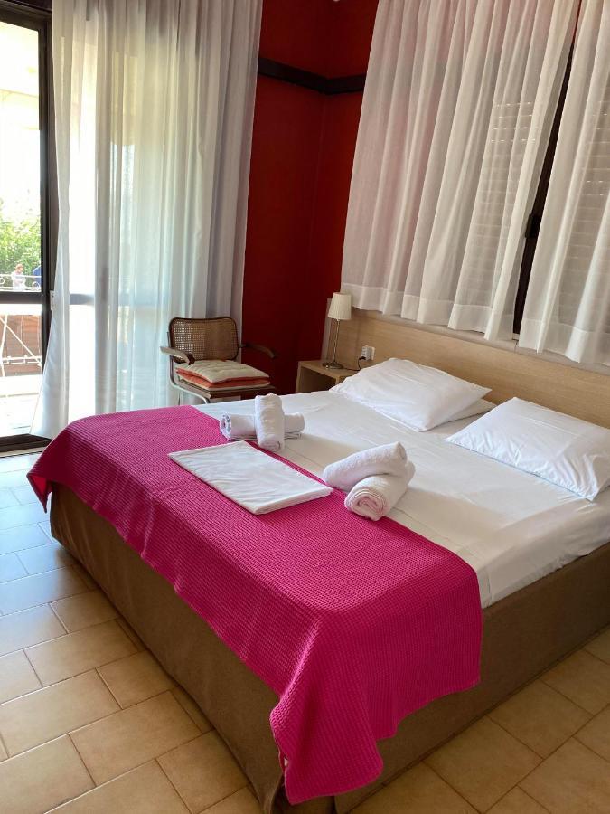Katia Apartments นีดรี ภายนอก รูปภาพ